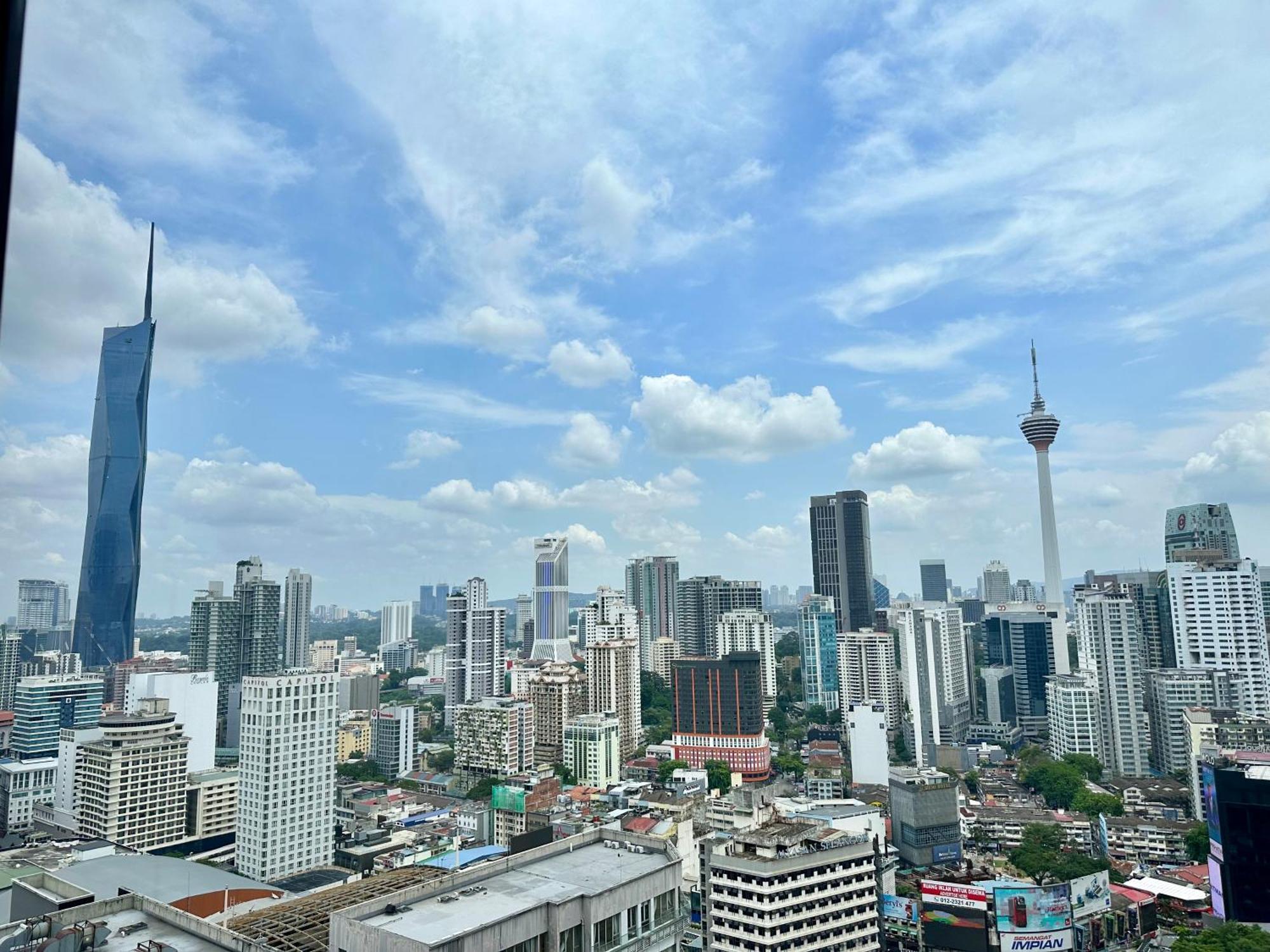 Eaton Service Apartment At Klcc Куала Лумпур Екстериор снимка